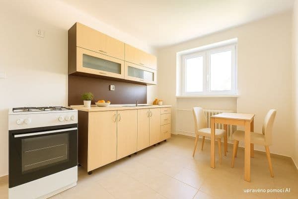 Pronájem bytu 2+1 55 m², tř. Osvobození, Pronájem bytu 2+1 55 m², tř. Osvobození,