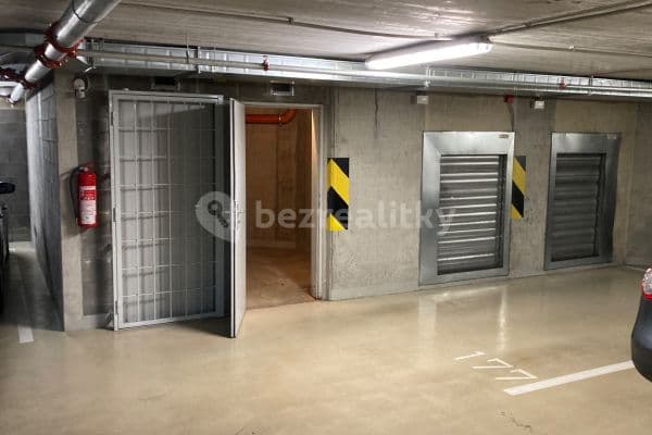 Pronájem garáže 6 m², Kloboučnická, Hlavní město Praha Pronájem garáže 6 m², Kloboučnická, Hlavní město Praha