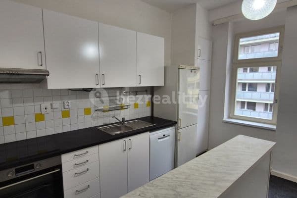 Pronájem bytu 3+1 70 m², Sudoměřská, Praha Pronájem bytu 3+1 70 m², Sudoměřská, Praha