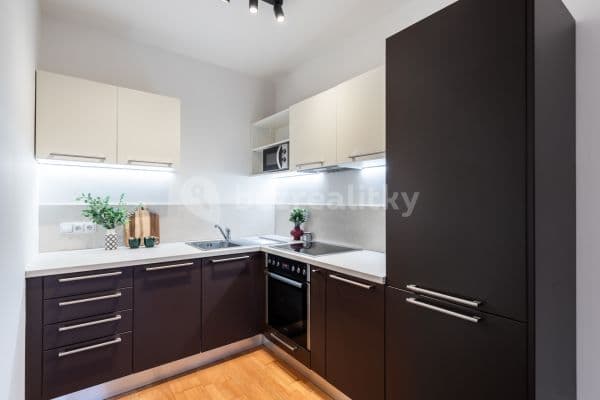 Pronájem bytu 2+kk 49 m², Jeseniova, Praha Pronájem bytu 2+kk 49 m², Jeseniova, Praha