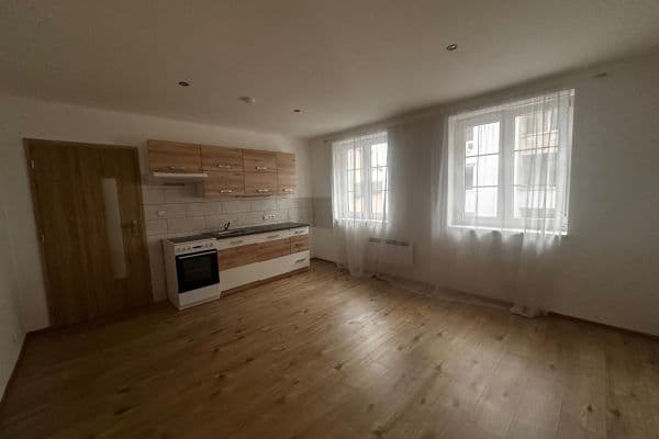 Pronájem bytu 1+kk 27 m², gen. Svobody, Teplice Pronájem bytu 1+kk 27 m², gen. Svobody, Teplice