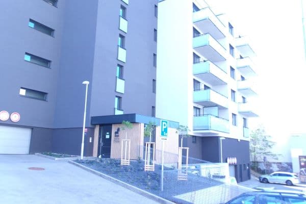 Pronájem garáže 12 m², Mazurská, Praha Pronájem garáže 12 m², Mazurská, Praha