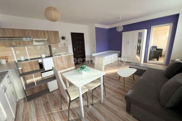 Pronájem bytu 1+kk 38 m², Bořenovská, Holešov Pronájem bytu 1+kk 38 m², Bořenovská, Holešov