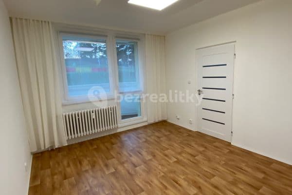 Pronájem bytu 3+1 74 m², Pod Soudním vrchem, Znojmo, Jihomoravský kraj Pronájem bytu 3+1 74 m², Pod Soudním vrchem, Znojmo, Jihomoravský kraj