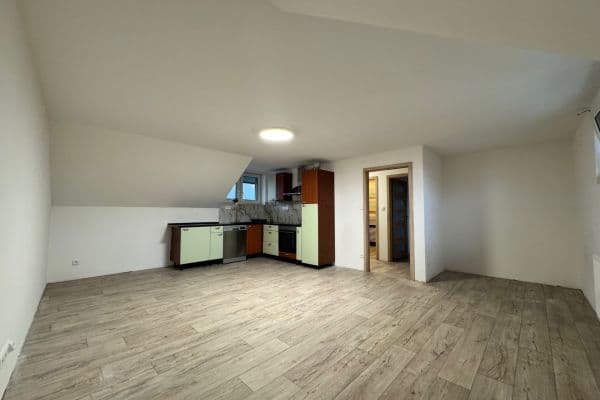 Pronájem bytu 2+kk 60 m², Štenclova, Prachovice Pronájem bytu 2+kk 60 m², Štenclova, Prachovice