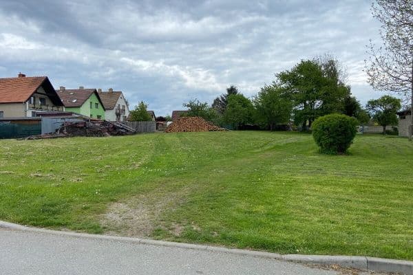 Prodej pozemku 1.387 m², Vysočany Prodej pozemku 1.387 m², Vysočany