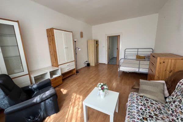 Pronájem bytu 1+kk 35 m², Kouřimská, Praha Pronájem bytu 1+kk 35 m², Kouřimská, Praha