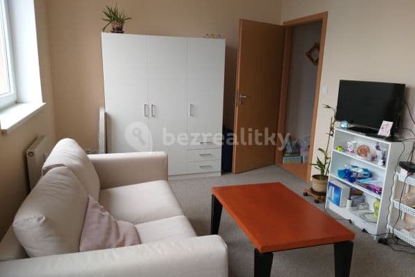Pronájem bytu 1+kk 27 m², Komenského, Šestajovice Pronájem bytu 1+kk 27 m², Komenského, Šestajovice