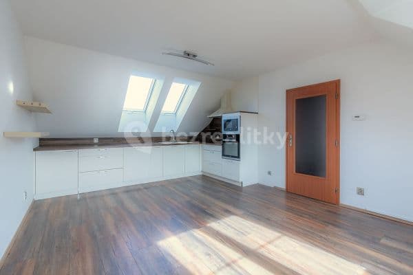 Pronájem bytu 3+kk 83 m², Tisová, Holubice Pronájem bytu 3+kk 83 m², Tisová, Holubice