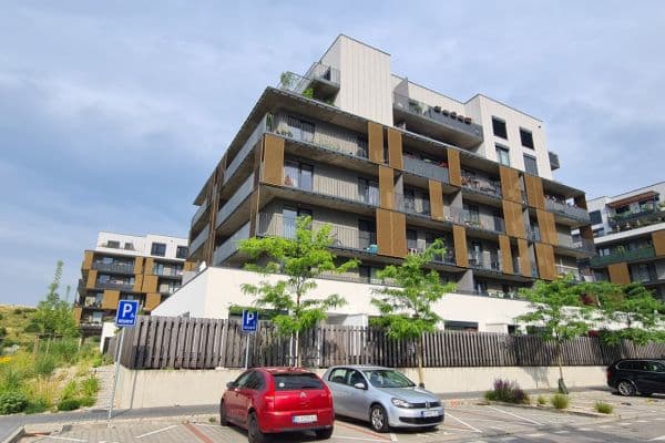 Pronájem bytu 1+1 40 m², Fialová, Petržalka Pronájem bytu 1+1 40 m², Fialová, Petržalka