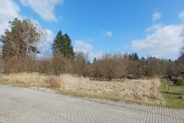 Prodej pozemku 1.122 m², Šeříková, Kamenice Prodej pozemku 1.122 m², Šeříková, Kamenice