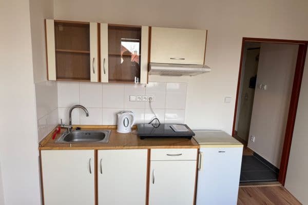 Pronájem bytu 1+kk 21 m², Michelská, Praha Pronájem bytu 1+kk 21 m², Michelská, Praha