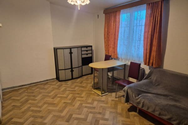 Pronájem bytu 1+kk 25 m², Hornická, Jinočany Pronájem bytu 1+kk 25 m², Hornická, Jinočany