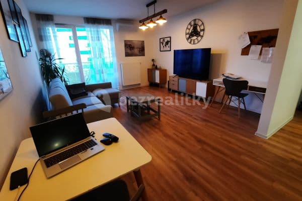 Pronájem bytu 2+1 60 m², Bazová, Ružinov Pronájem bytu 2+1 60 m², Bazová, Ružinov