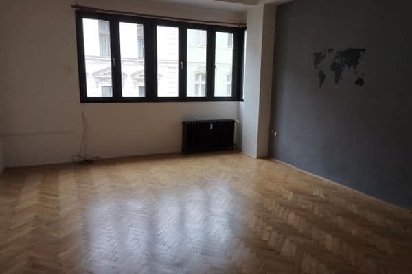 Pronájem bytu 4+1 110 m², Hálkova, Praha Pronájem bytu 4+1 110 m², Hálkova, Praha