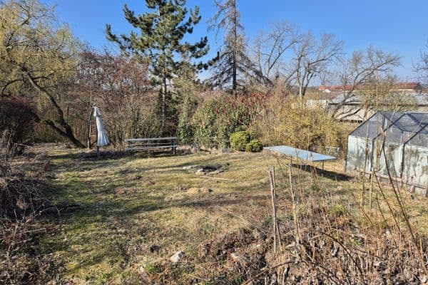 Pronájem pozemku 1.000 m², Veleň Pronájem pozemku 1.000 m², Veleň