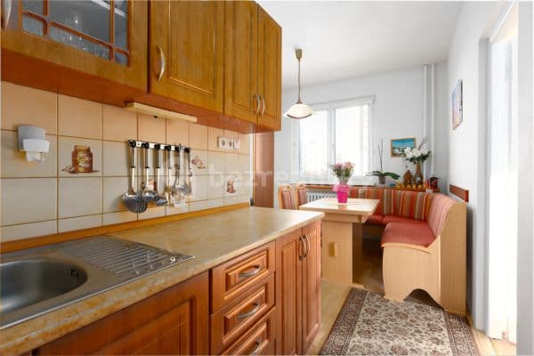 Pronájem bytu 3+1 63 m², Krymská, Karlovy Vary Pronájem bytu 3+1 63 m², Krymská, Karlovy Vary