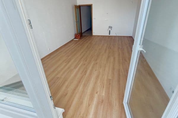Prodej bytu 1+kk 40 m², Hornoměcholupská, Praha Prodej bytu 1+kk 40 m², Hornoměcholupská, Praha