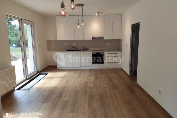 Pronájem domu 99 m², pozemek 430 m², Lomená, Křenice Pronájem domu 99 m², pozemek 430 m², Lomená, Křenice
