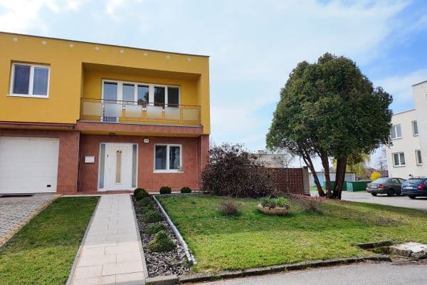 Prodej domu 300 m², pozemek 647 m², sídliště Osvobození, Lednice Prodej domu 300 m², pozemek 647 m², sídliště Osvobození, Lednice