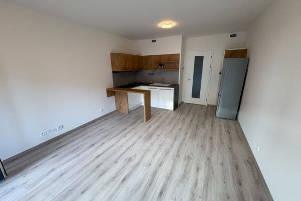 Pronájem bytu 1+kk 34 m², Poděbradská, Hlavní město Praha Pronájem bytu 1+kk 34 m², Poděbradská, Hlavní město Praha