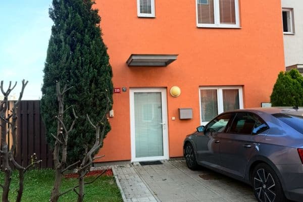 Pronájem domu 100 m², pozemek 100 m², Za Devítkou, Jinočany Pronájem domu 100 m², pozemek 100 m², Za Devítkou, Jinočany