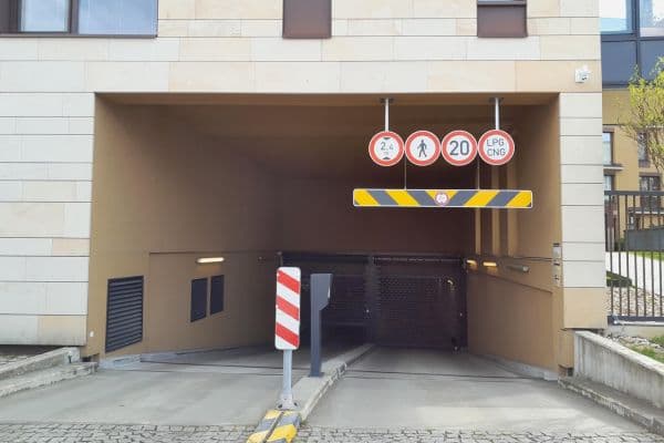 Pronájem garáže 14 m², Baarova, Praha Pronájem garáže 14 m², Baarova, Praha