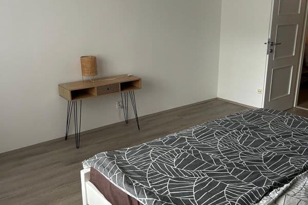 Pronájem bytu 2+1 60 m², V Olšinách, Praha Pronájem bytu 2+1 60 m², V Olšinách, Praha