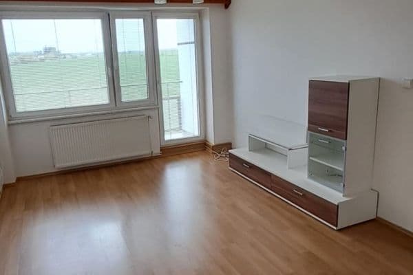Pronájem bytu 3+1 76 m², Nový Bydžov Pronájem bytu 3+1 76 m², Nový Bydžov