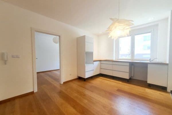 Pronájem bytu 2+1 57 m², náměstí Josefa Machka, Praha Pronájem bytu 2+1 57 m², náměstí Josefa Machka, Praha