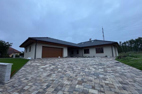 Pronájem domu 296 m², pozemek 1.662 m², Kunice Pronájem domu 296 m², pozemek 1.662 m², Kunice