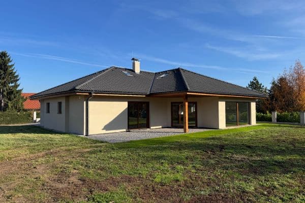 Pronájem domu 296 m², pozemek 1.662 m², Kunice Pronájem domu 296 m², pozemek 1.662 m², Kunice