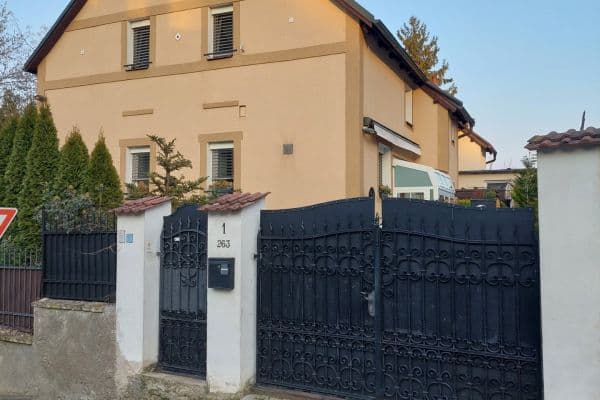 Prodej domu 250 m², pozemek 600 m², Pod Žvahovem, Hlavní město Praha Prodej domu 250 m², pozemek 600 m², Pod Žvahovem, Hlavní město Praha