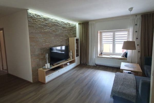 Prodej domu 100 m², pozemek 222 m², Svažitá, Kladno Prodej domu 100 m², pozemek 222 m², Svažitá, Kladno