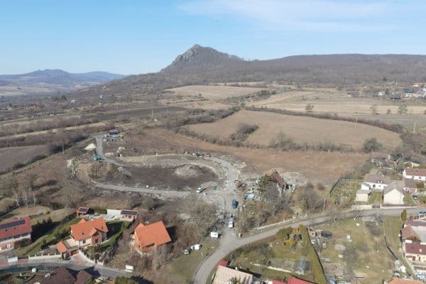 Prodej pozemku 1.000 m², Jenčice Prodej pozemku 1.000 m², Jenčice