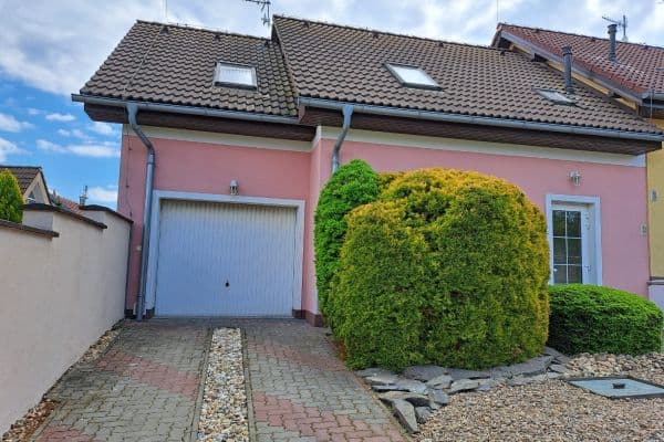 Prodej domu 300 m², pozemek 213 m², Nová, Moravany Prodej domu 300 m², pozemek 213 m², Nová, Moravany