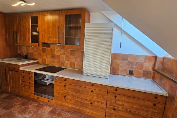 Pronájem domu 99 m², pozemek 500 m², náměstí 5. května, Jinočany, Středočeský kraj Pronájem domu 99 m², pozemek 500 m², náměstí 5. května, Jinočany, Středočeský kraj