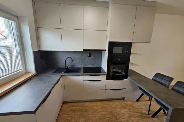 Pronájem bytu 2+kk 55 m², K Lučinám, České Budějovice Pronájem bytu 2+kk 55 m², K Lučinám, České Budějovice
