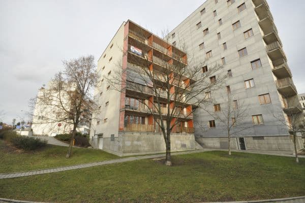 Pronájem bytu 1+kk 38 m², Názovská, Hlavní město Praha Pronájem bytu 1+kk 38 m², Názovská, Hlavní město Praha