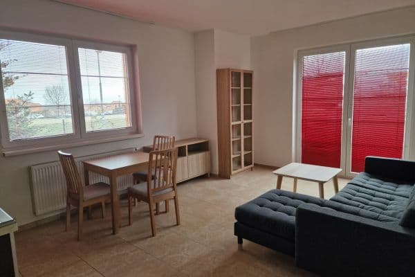 Pronájem bytu 2+kk 51 m², Lesní, Holubice Pronájem bytu 2+kk 51 m², Lesní, Holubice