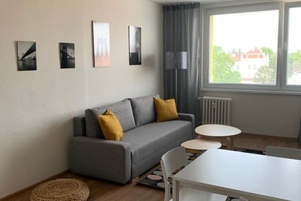 Pronájem bytu 2+kk 43 m², Dr. Horákové, Poděbrady, Středočeský kraj Pronájem bytu 2+kk 43 m², Dr. Horákové, Poděbrady, Středočeský kraj