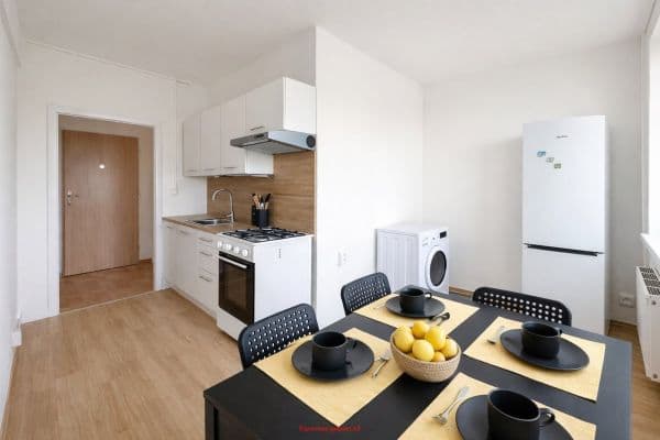 Pronájem bytu 1+1 38 m², Jaroslava Vrchlického, Karviná, Moravskoslezský kraj Pronájem bytu 1+1 38 m², Jaroslava Vrchlického, Karviná, Moravskoslezský kraj