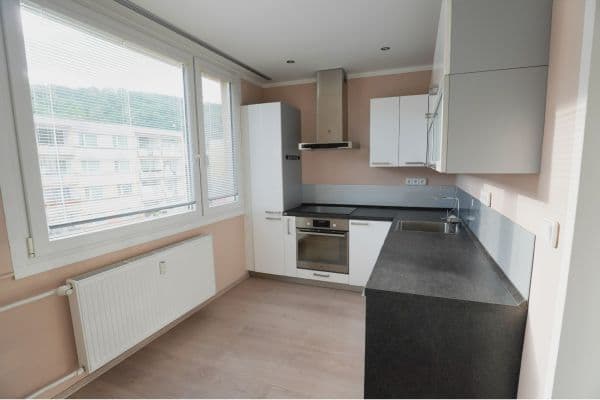 Prodej bytu 2+1 61 m², Sídliště II, Povrly Prodej bytu 2+1 61 m², Sídliště II, Povrly