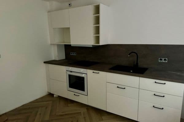 Pronájem bytu 2+kk 44 m², 9. května, Litomyšl Pronájem bytu 2+kk 44 m², 9. května, Litomyšl