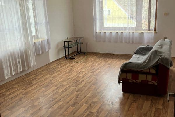 Pronájem bytu 1+kk 44 m², Velimská, Sokoleč Pronájem bytu 1+kk 44 m², Velimská, Sokoleč