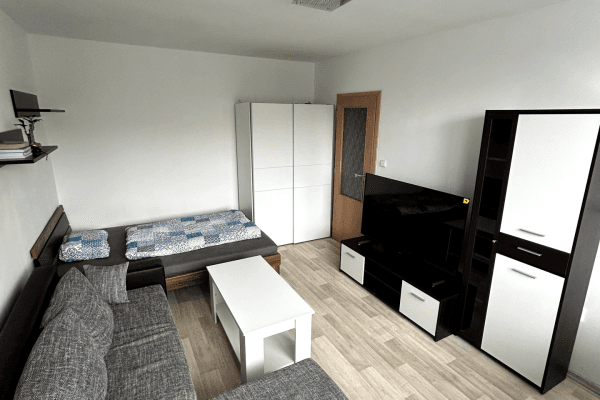 Pronájem bytu 1+kk 35 m², Valčíkova, Pardubice Pronájem bytu 1+kk 35 m², Valčíkova, Pardubice