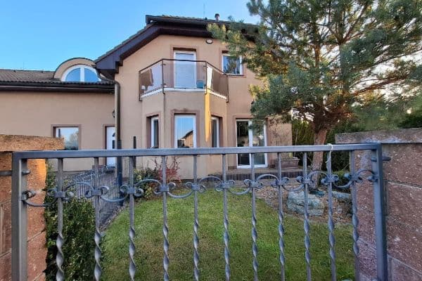 Prodej domu 290 m², pozemek 979 m², Modletice Prodej domu 290 m², pozemek 979 m², Modletice