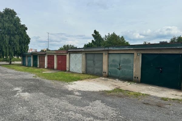 Prodej garáže 16 m², Beroun, Středočeský kraj Prodej garáže 16 m², Beroun, Středočeský kraj