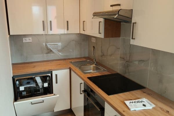 Pronájem bytu 3+1 70 m², Kmochova, Olomouc Pronájem bytu 3+1 70 m², Kmochova, Olomouc