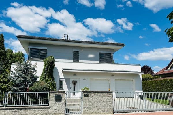 Prodej domu 220 m², pozemek 594 m², Křemenáčová, Praha Prodej domu 220 m², pozemek 594 m², Křemenáčová, Praha